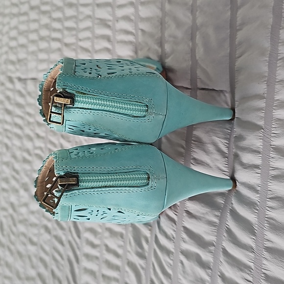Pour La Victoire turquoise shoes - Picture 2 of 6